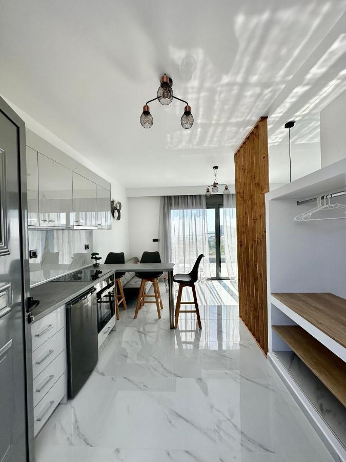 Royal Luxury Studios Archangelos  Exteriör bild